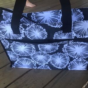 Deluxe organizing utility tote